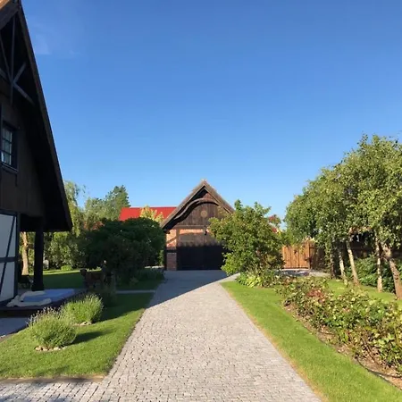 In Mit Gepflegtem Garten By Interhome Сasa de vacaciones *