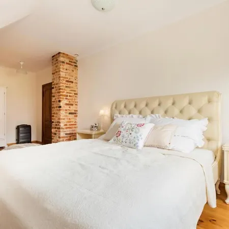 In Mit Gepflegtem Garten By Interhome Сasa de vacaciones *