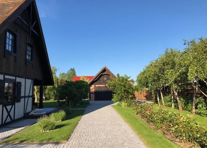 In Mit Gepflegtem Garten By Interhome Сasa de vacaciones *