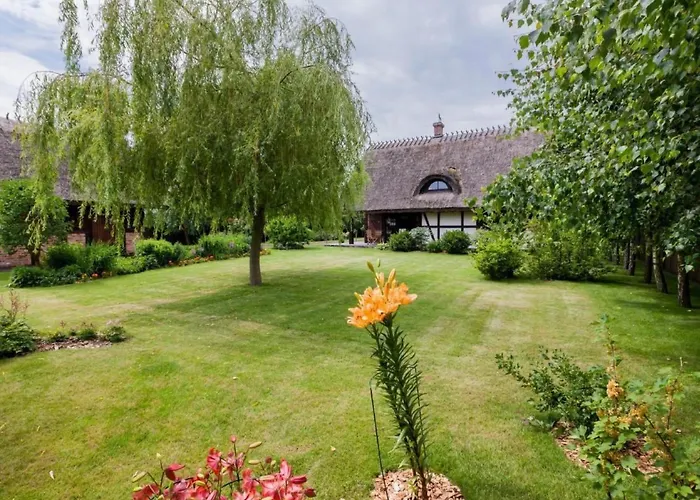 In Mit Gepflegtem Garten By Interhome Сasa de vacaciones *